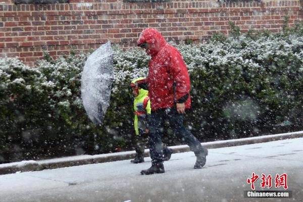 [流言板]在魔術(shù)身上撒氣！雷霆次節(jié)開始已命中6三分，上場全場5個(gè)